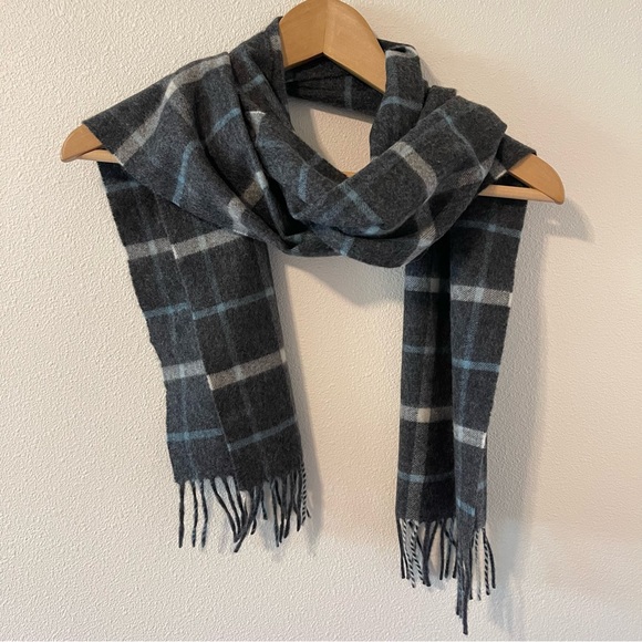 Glen Isla 100% Cashmere Scarf Fringe Gray Blue Plaid-76x10” - Picture 4 of 5